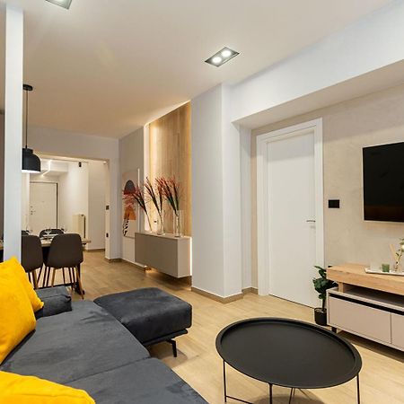 Modern 3 Bedroom Luxury Apartment سالونيك المظهر الخارجي الصورة