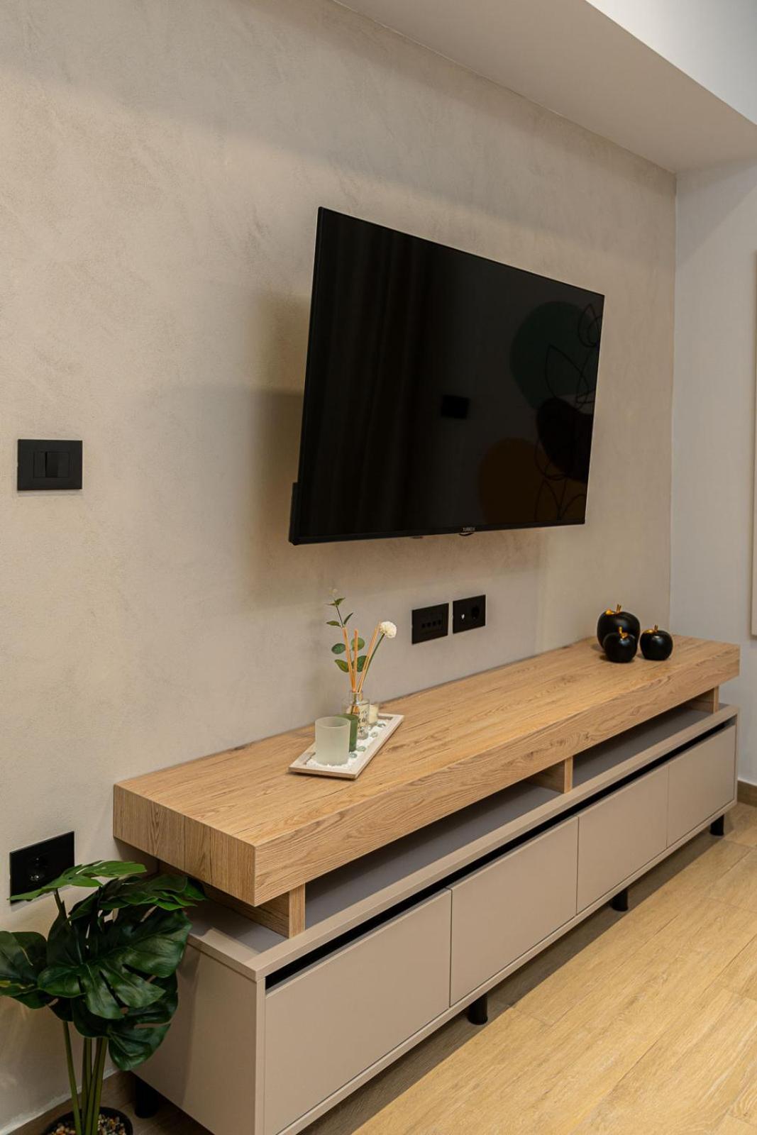 Modern 3 Bedroom Luxury Apartment سالونيك المظهر الخارجي الصورة