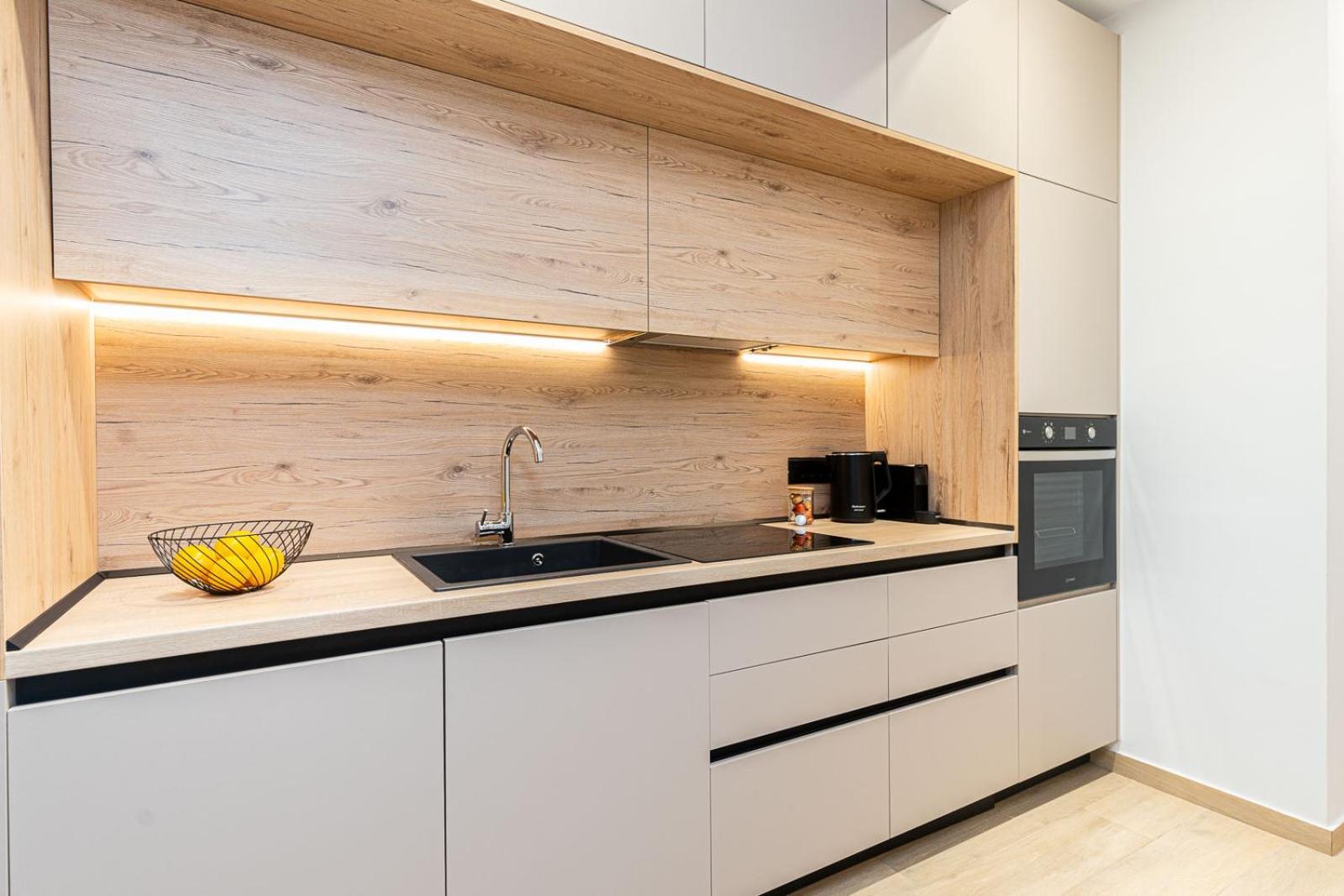 Modern 3 Bedroom Luxury Apartment سالونيك المظهر الخارجي الصورة