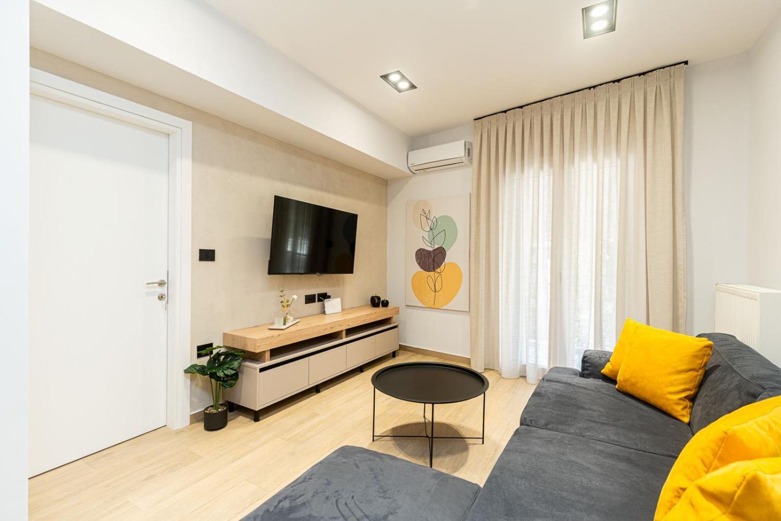 Modern 3 Bedroom Luxury Apartment سالونيك المظهر الخارجي الصورة